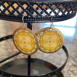 Vintage Patterned Earrings 🌺